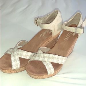Toms beige Heels